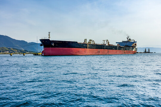 Oil tanker on the coast of sao paulo in brazilian seas, oil transport