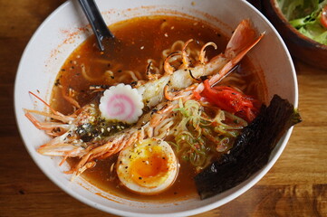 thai noodle soup with shrimp