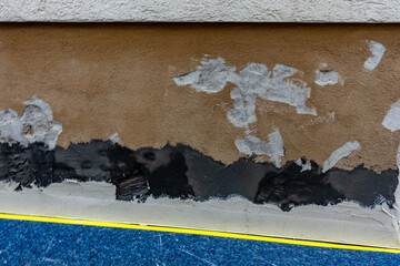 Renovierungsarbeiten an der Hauswand