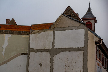 Schäden an einer Altbau Fassade