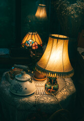 Cozy Vintage Interiors with Artistic Decor and Warm Ambiance