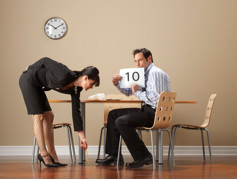 Man Rating Woman's Appearance