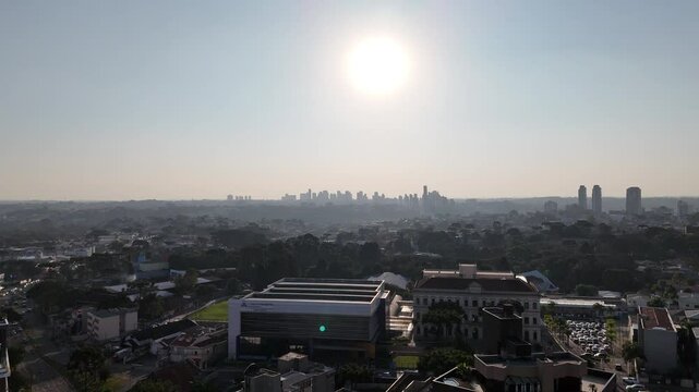 Batel, Curitiba - P&ocirc;r do Sol
