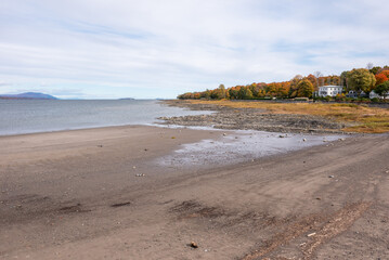 Beach near the marina of Saint-Michel-de-Bellechasse (Saint-Michel-de-Bellechasse, Québec, Canada)