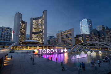 Naklejka premium Toronto sign board in the city hall, Ontario, Canada 