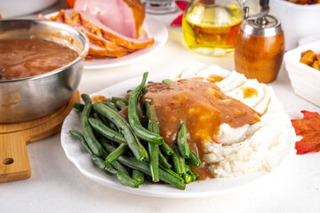 Thanksgiving plate with mashed potatoes and green beans