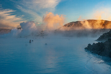 Naklejka premium Hot swimming lagoon in the blue lagoon in Reykjanes, Iceland