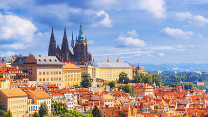 Obraz premium Summer cityscape - view of the Mala Strana historical district and castle complex Prague Castle, Czech Republic