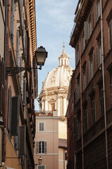 Rome dome between streets