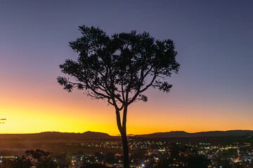 Pôr do sol na cidade de Alto Paraiso de Goiás, região da Chapada dos Veadeiros, Estado de Goiás, Brasil