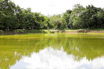 Sri Thep, an ancient city on the Southeast Asian network, demonstrates the wisdom of selecting a location that serves as a link between cultural diffusion and trade within and between regions.