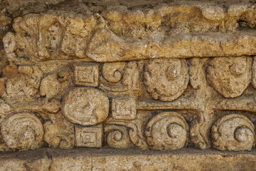 Sri Thep, an ancient city on the Southeast Asian network, demonstrates the wisdom of selecting a location that serves as a link between cultural diffusion and trade within and between regions.