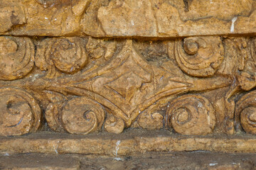 Sri Thep, an ancient city on the Southeast Asian network, demonstrates the wisdom of selecting a location that serves as a link between cultural diffusion and trade within and between regions.