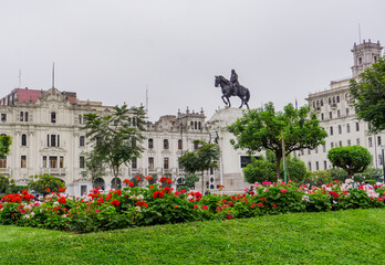 statue of the monarch, Lima