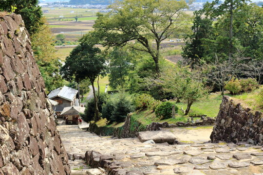 安土城跡の大手道の途中から見下ろす風景