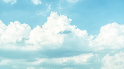 This is the blue sky and white clouds shot by a photographer with a Hasselblad camera at 17:10:32 on August 28th, 2024.
