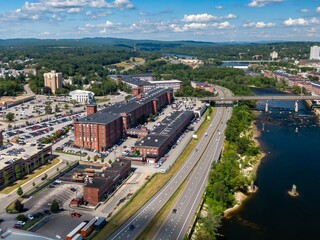 Obraz premium Notre Dame neighbourhood and the Merrimack River,, Manchester, New Hampshire, United States.
