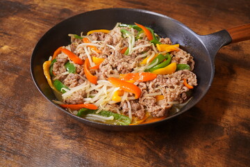 豚肉野菜炒め　豚肉切り落とし