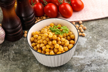 Canned chickpea in the bowl