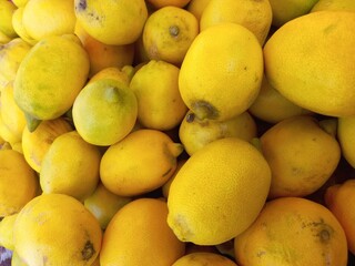 lemons on the market