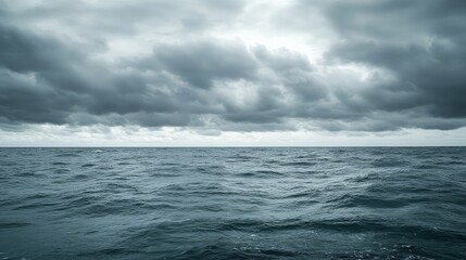 Obraz premium Overcast Sky Above the Ocean