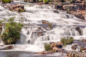 Obraz premium cachoeira na cidade de Alto Paraiso de Goiás, região da Chapada dos Veadeiros, Estado de Goiás, Brasil