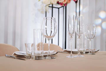 table setting in restaurant