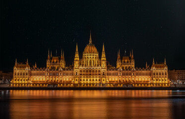 Fototapeta premium Budapest, Hungary, night in the city