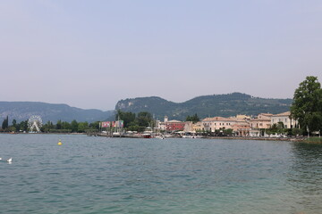 Fototapeta premium Schöner Frühsommertag in Bardolino am Gardasee