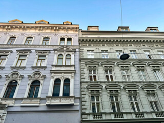 Schöne Altbaufassaden im Stadtteil Mariahilf im 6. Bezirk von Wien, Österreich