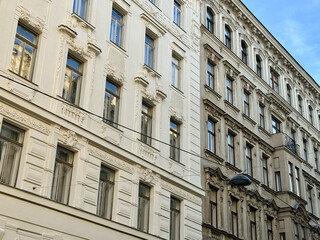 Prachtvolle Altbaufassaden in Mariahilf im 6. Bezirk von Wien, Österreich