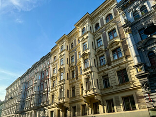Prachtvolle Altbaufassaden in Mariahilf im 6. Bezirk von Wien, Österreich