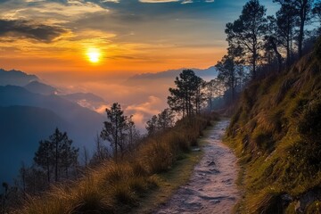 Obraz premium A Mountain Path at Sunset Overlooking Fog-Covered Valley