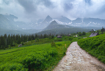 Cloudy mountains, Tatry, Dolina Gasienicowa © Kamil
