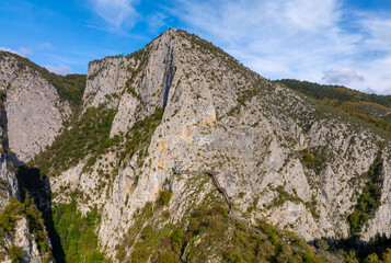 There are incredibly beautiful places around Kastamonu that make you breathe. One of them is Valla Canyon in Pınarbaşı district. Valla Canyon, which