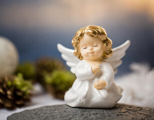 Aniołek figurka gipsowa porcelanowa © Monika Janiak-Klicha