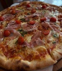 Pizza with prosciutto 
