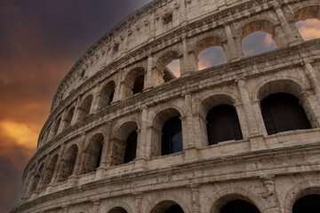 Fototapeta premium Colosseum amphitheatre under a moody sky in Rome
