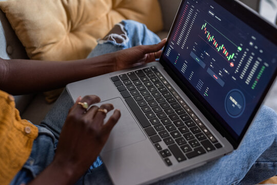 Woman trading crypto