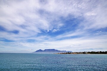 Blick &uuml;ber Table Bay auf Kapstadt