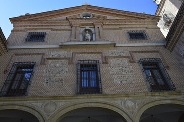 Fachada histórica em Madrid