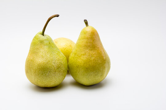 Peras maduras del tipo limonera