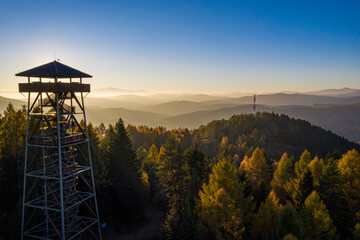 Malnik Beskid Sądecki, zach&oacute;d słońca, jesień.