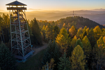 Malnik Beskid Sądecki, zachód słońca, jesień.