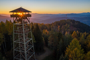 Malnik Beskid Sądecki, zachód słońca, jesień.