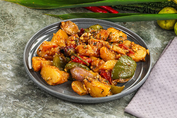 Potato with bell pepper and gravy