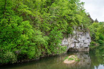 The Amalienfelsen, until 1841 Bleifelsen or Blaufelsen or Br ufelsen, is a 29 meter high rock directly on the right bank of the Danube in the Princely Park near Inzigkofen in the Sigmaringen