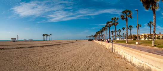 Paseo marítimo en Roquetas de Mar, Almería, Andalucía, España.
