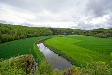 Obraz premium View of the Danube: Hike along the Kloster-Felsenweg in spring in the beautiful Danube Valley near Inzigkofen, Sigmaringen
