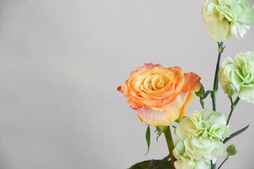 カーネーションとばら